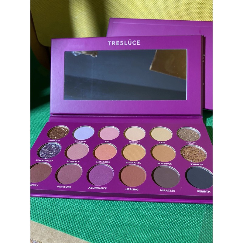Tresluce Beauty Midnight Deseos 18-shade Eyeshadow Shadow Palette New In