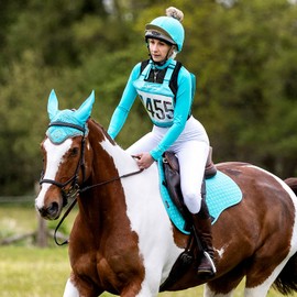 LeMieux Unisex Eventing Bib in Benetton Blue with Clear Front Competition Number Display - Comfortable and Stylish Equestrian Sport Wear - One Size