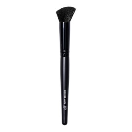 e.l.f. Putty Bronzer Brush, cepillo de maquillaje en ángulo para contorno y resalte, hecho para el bronceador de masilla e.l.f., aplicación sanitaria impecable