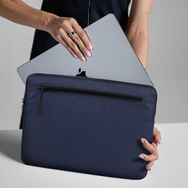 Incase Compact Laptop Sleeve with Flight Nylon - 16 Inch