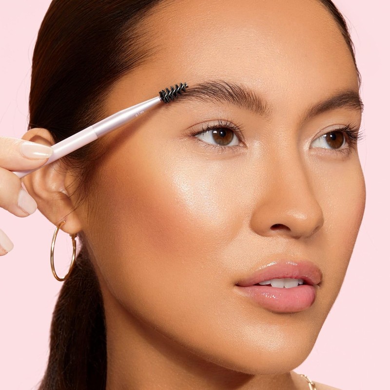 REAL TECHNIQUES, Set para Definir las Cejas, Cuidado de las