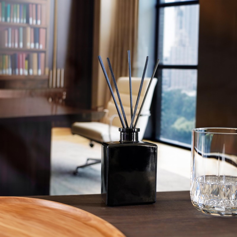 Urban Naturals Smoked Vanilla Reed Diffuser Set with Vanilla Bean,