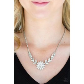 Paparazzi Jewelry GARDEN GLAMOUR WHITE Necklace Set