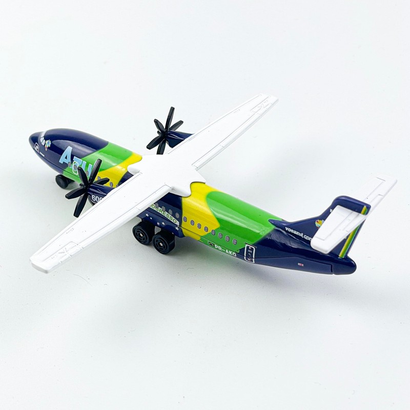 WngAur Die-Cast Propeller Airplane Model – Alloy Plane with Rolling