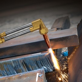 ARCCAPTAIN Oxy Acetylene Cutting Torch, Heavy Duty Cutting Torch Kit, CA2460 Cutting Attachment Weldig Torch with Check Valve, Cutting Tip 1-101 and 8-MFA Heating Nozzle