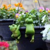 Garden Frog Statue Animal Statue Resin Climbing Frog Sculpture for