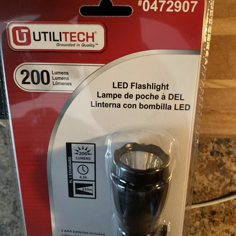 Utilitech LED Flashlight #0472907-New