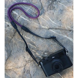 HITHUT Correa para el cuello de la cámara de liberación rápida, correa de hombro para cámaras digitales sin espejo, cuerda de escalada con lazo QD de liberación rápida, conector con junta tórica, longitud ajustable de 30 a 53 pulgadas, color morado