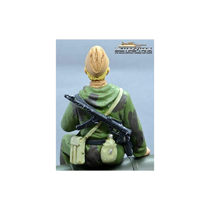 licmas Figure Soldier WW2 Russian Reconnaissance with Binoculars Tankrider Amoeba