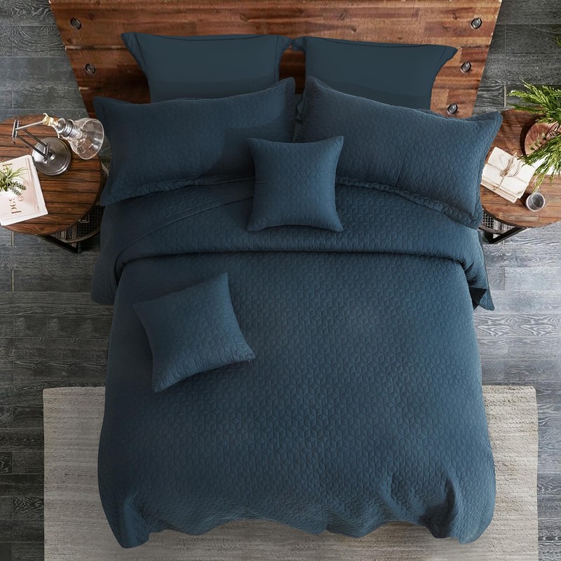 Blythease Oversized King Bedspread 128x120 Extra Wide, Modern & Contemporary