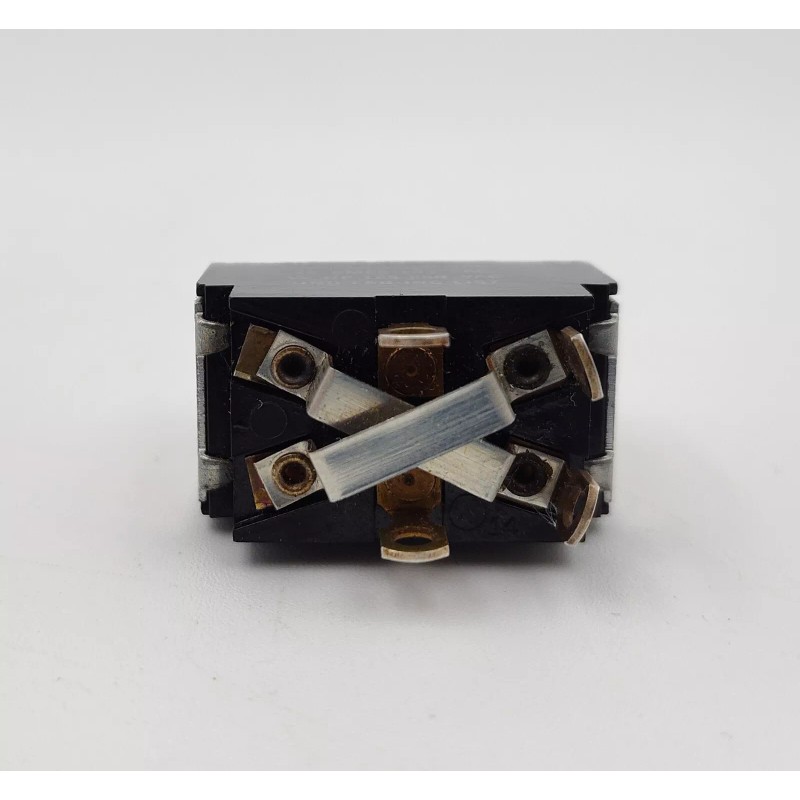 Carling 15A Reverse Polarity Toggle Switch ON/OFF/MOMENTA
