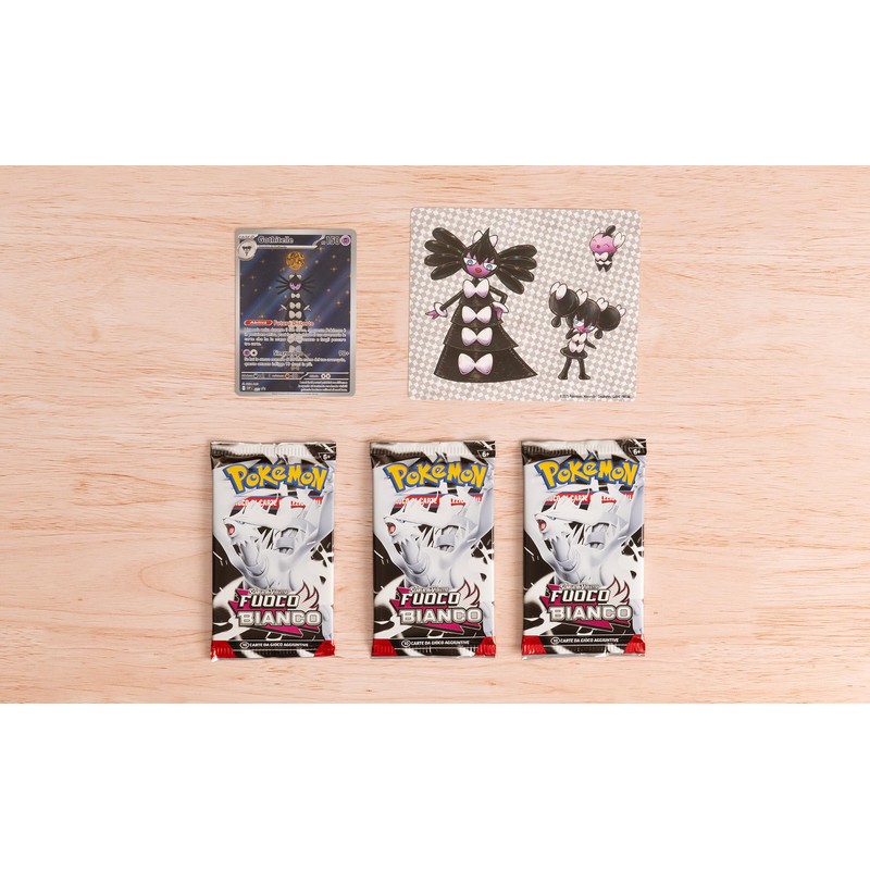Pokémon: collezione con adesivi (Gothitelle) dell’espansione Scarlatto e Violetto -