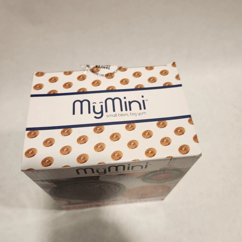 MyMini My Mini Santa Waffle Maker, 5" Plate, Non Stick,