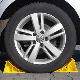 XPOtool Wheel Chocks Trailer 2 Pieces up to 2 t Wheel Chocks Motorhome 220 x 125 x 100 mm for Tyres up to 125 mm Width, Yellow, Non-Slip