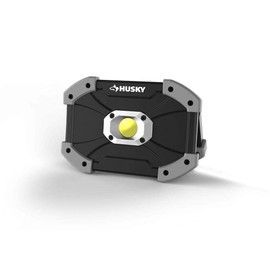 Husky 700 Lumens LED Utility Light 1003 232 017