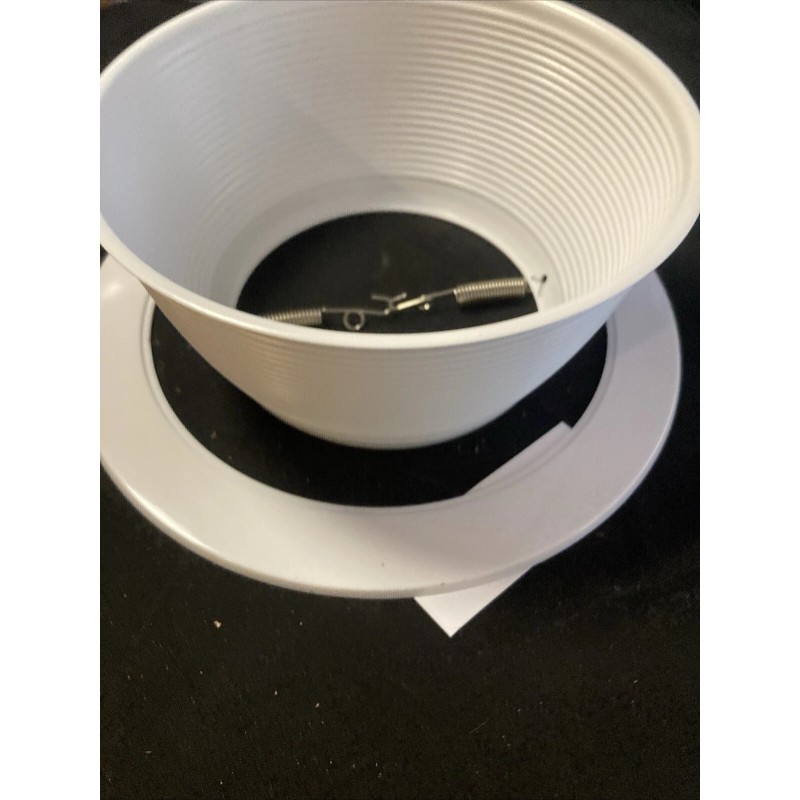 Juno Lighting Vu lite V3024W-WH 6 In. White Recessed Conical