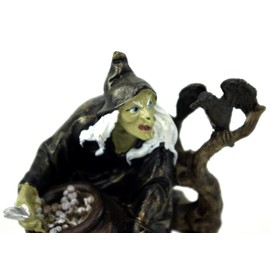 GeKi Trend Little Witch with Cooking Pot and Raven Fantasy Magic Gothic Decorative Figure