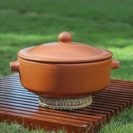 Swadeshi Blessings HandMade Exclusive New Range Unglazed Clay HotCase/Earthen Pot for Serving with Lid, 2.5LTR (Natural Firing Shade & Mirror Shine) + Free Palm Leaf Stand
