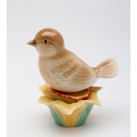Fine Porcelain House Wren Sparrow Bird on Narcissus Flower Salt and Pepper Shakers Set 4 1/4" H