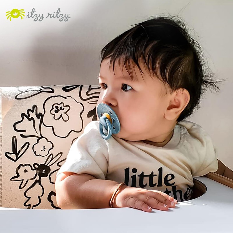 Itzy Ritzy Natural Rubber Newborn Pacifiers (Set of 2) –