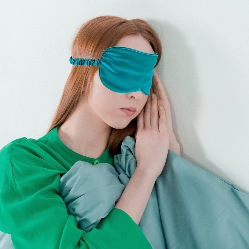 1 Pack Sleep Mask, Silk Eye Mask with Elastic Strap,