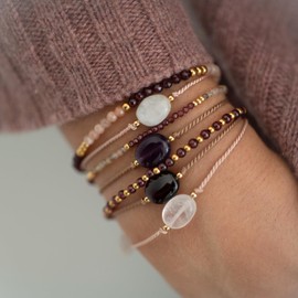 happymaker - Edelstein Schmuckset Damen, Rosenquarz Armband und Silberring, größenverstellbar, handgefertigt, 925 Silber Kugeln mit Naturstein auf elastischem Band, Geschenkverpackung