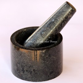 Stones And Homes Indian Black Mortar and Pestle Set Small Bowl Granite Stone Molcajete Herbs Spices for Kitchen 2.75 Inch Polished Decorative Round Stone Molcajete Herbs Spices - (7x4.5x3.8 cm)