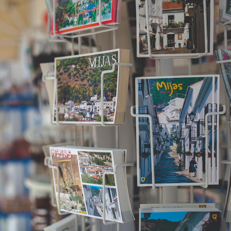 Gisafai 2 Pcs Rotating Countertop Greeting Card Rack White 25''