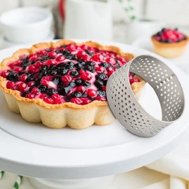 Giyofom 10Pcs 4.5cm Round Stainless Perforated Seamless Tart Ring Quiche Ring Tart Pan Pie Tart Ring with Hole Tart Shell Ring