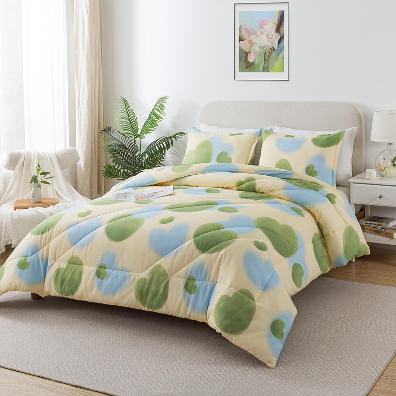 Caressma Heart Print King Size Comforter Set, Green and Yellow