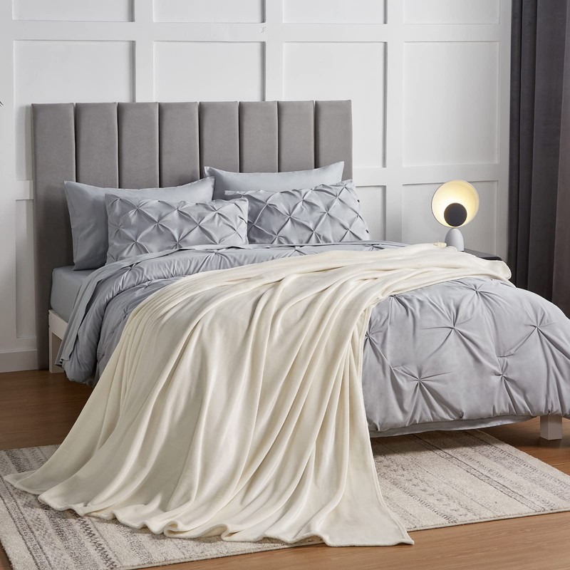 Wavve High-Quality Microfibre Fleece Blanket, 4-Season, Soft, Fluffy, Warm, Cuddly