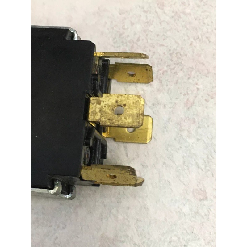 CARLING Toggle Switch On/Off/On 10A-250 15A-125 VAC 3/4HP w/ mounting