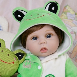 EKOKIZ Reborn Baby Dolls 22-Inch Realistic Newborn Baby Dolls Soft Cloth Body Real Life Reborn Baby Dolls Complete with Clothes and Toys Accessories Birthday Gift Set for Kids 3+