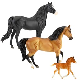 Breyer Horses Freedom Series Spanish Mustang Family | 3 Horse Set | Horse Toy | 9.75" x 7" | 1:12 Scale | Horse Toy | Model #5490