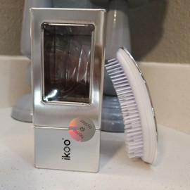 IKOO Detangling Hair Brush in Oyster Metallic - Pocket Hair Brush