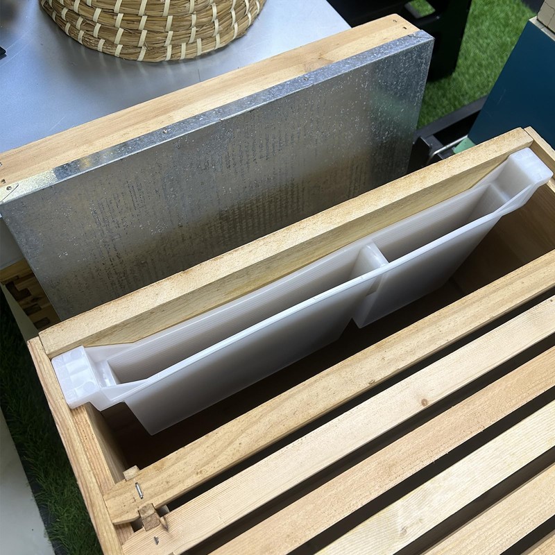 benefitbee 4pcs Langstroth Hive Bee Feeder - Dual Compartment 1.5L
