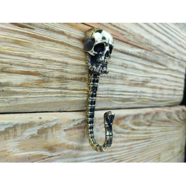 Handmade Brass Wall Hook – Skull with Beard Design – Unique Decorative Wall Mount Hook for Coats, Towels, Hats, and Bags – Gothic and Rustic Home Décor Accent