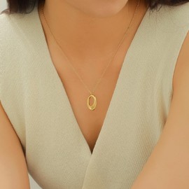 Eseres Gold Plated Circle Chain for Women Irregular Circle Necklace Dainty O-shaped Pendant for Wife Mother Simple Style Jewelry