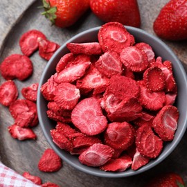 Freeze-Dried Strawberry Slices 5.6oz Jar - 100% Natural Crispy Strawberry Fruit Snack, Vegan, Non-GMO, Dried Berry for Baking, Smoothies, Yogurt & Oatmeal Topping (160g)
