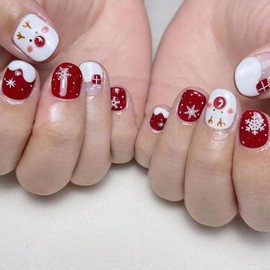 Christmas Press on Nails Red White Fake Nails Short False Nails Elk Snowflake Acrylic Nails Winter Artificial Fake Nails Cute Xmas Stick on Nails Full Cover Glossy Glue on Nails for Women Nails Decor