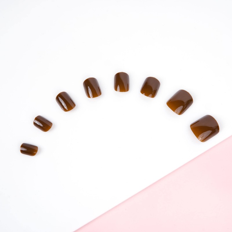 Invogue Coco Brown Square Nails (24 Pieces)