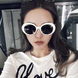 BestWare Vintage Sunglasses Classic Eyeware Glasses Oval Sun Glasses Fashion Eyewear Fashion Shades white & black