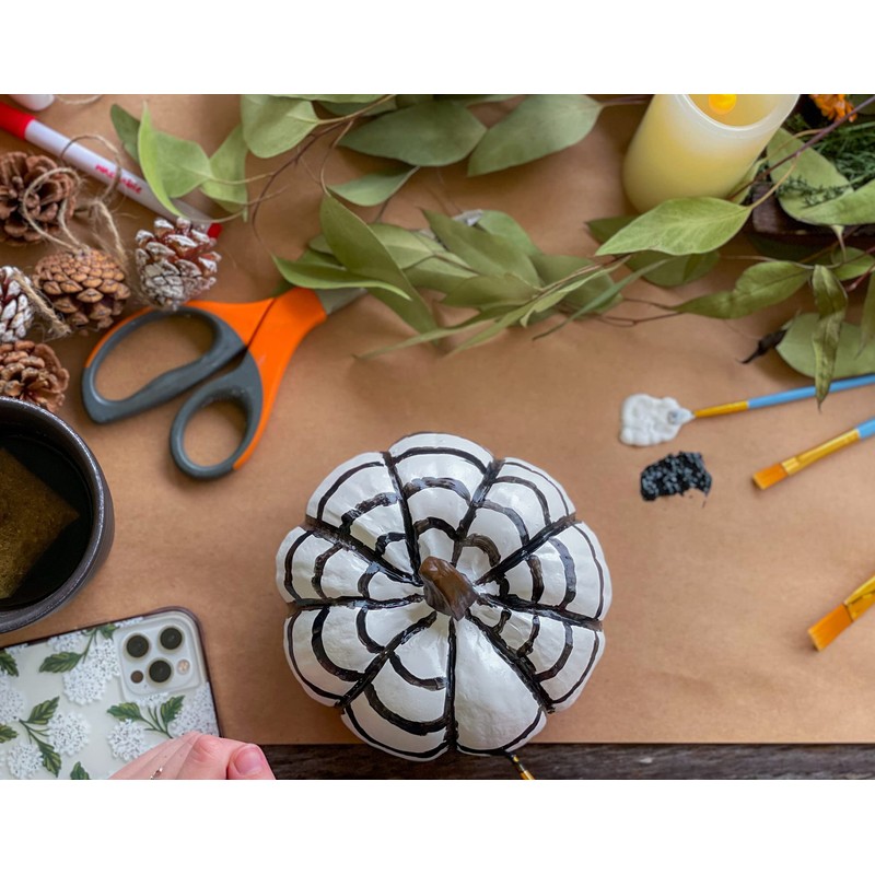 Elanze Designs Classic White 6 inch Resin Harvest Decorative Pumpkin