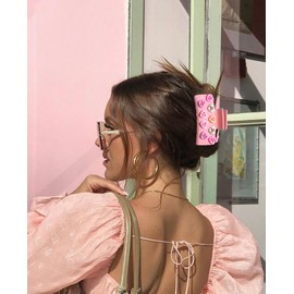 Valentine’s Day Hair Claw Clips for Women, Large Conversation Heart Hair Clips Nonslip Pink Love XOXO Hair Claws Valentine’s Day Accessories Outfits Party Favor Gifts