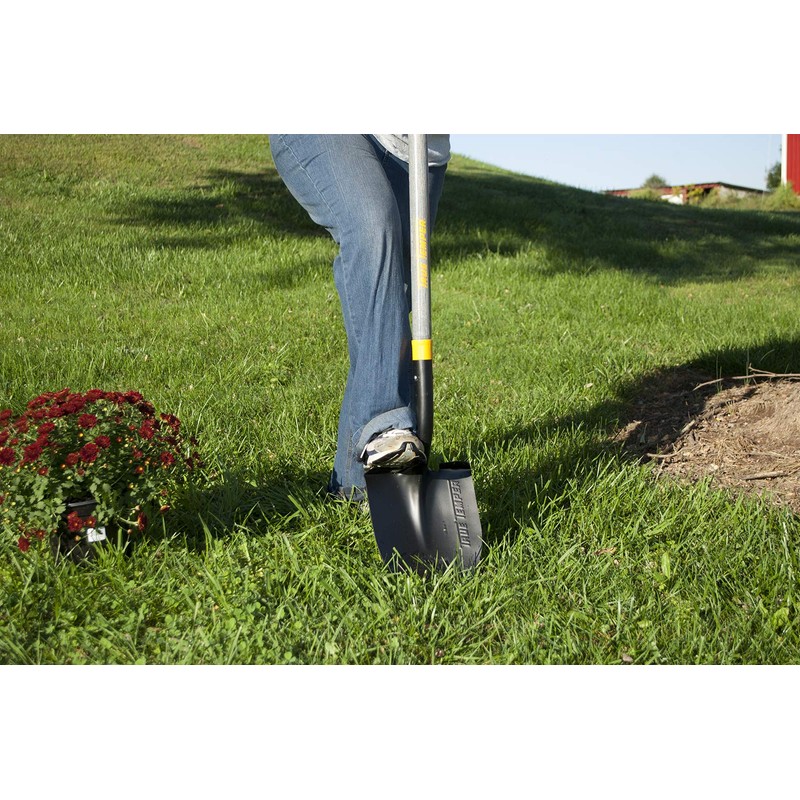 True Temper 2585600 Round Point Forged Shovel with Hardwood Handle