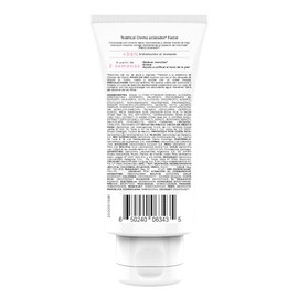 TEATRICAL Aclarador Facial, Corrige visiblemente el aspecto de manchas y da un efecto aclarado, Con concha nácar y niacinamida, contiene 75ml