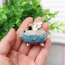 SHIDXIB 2Pcs Women Pig Pink and Blue Keychain Cute Keychain Accessories for Flying Pig Lovers Crystals Key Decoration Gift