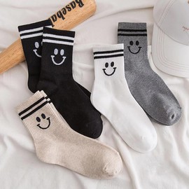 KAIGOBOX Women's Crew Socks Athletic Socks Striped Fashion Ladies Socks 4 Pairs