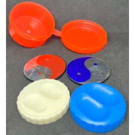 POG Lot of 4 Pog 1990's Slammers (2) Metal and (2) Plastic with grooves & container