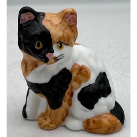 Kitten - Fluffy Solid Glass Sitting Cat Figurine Decorated - American Made - Mosser Glass USA (Calico)